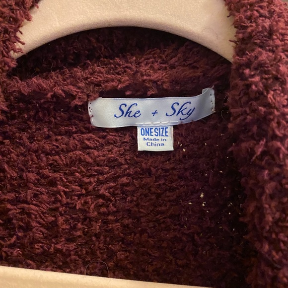 Oversized, soft sweater - Picture 2 of 5